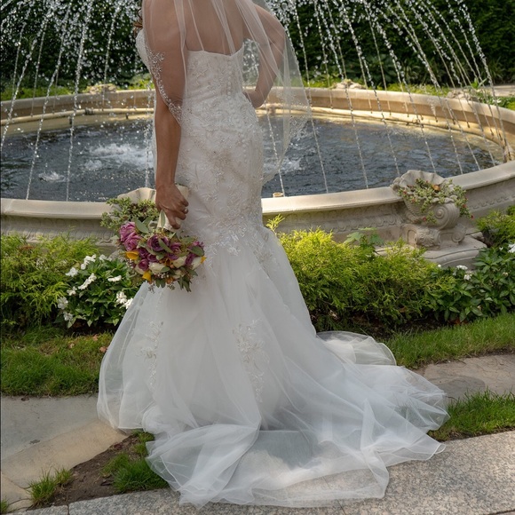 Wedding dress mermaid style gorgeous - Picture 2 of 4